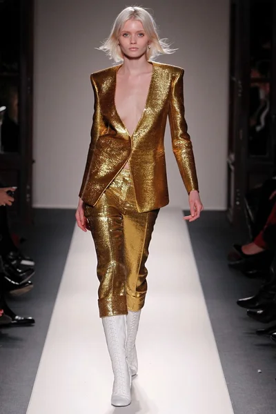 Look 4